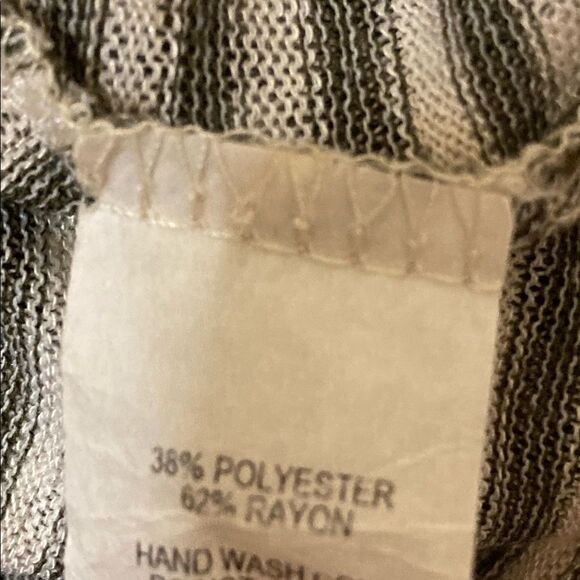 W5 Striped Top Small - Picture 4 of 5